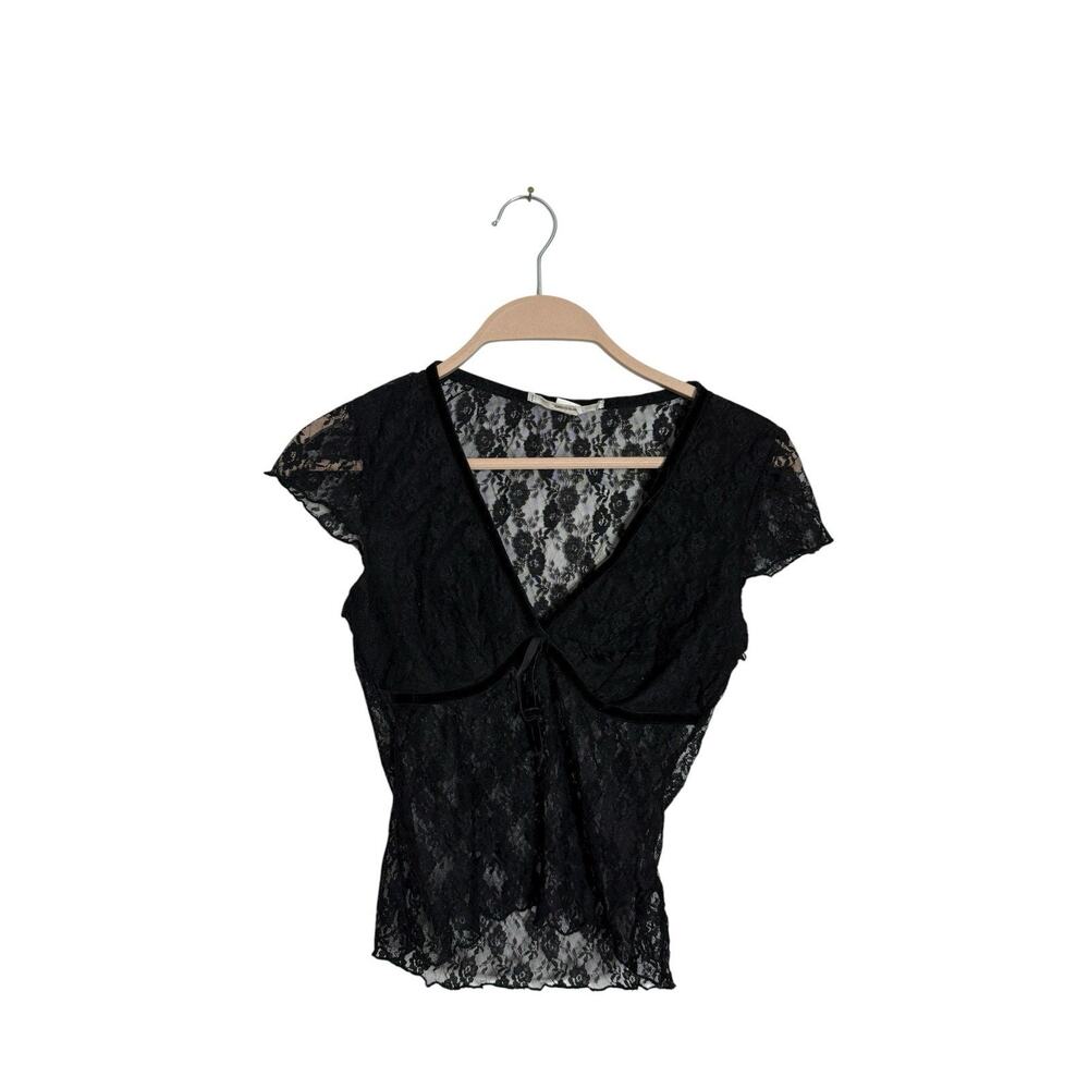Kimchi Blue Malka Sheer Lace Top Black size medium‎ juniors